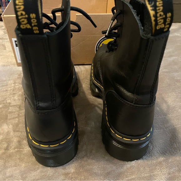 Dr. Martens Audrick Boot size 8 - Picture 3 of 11